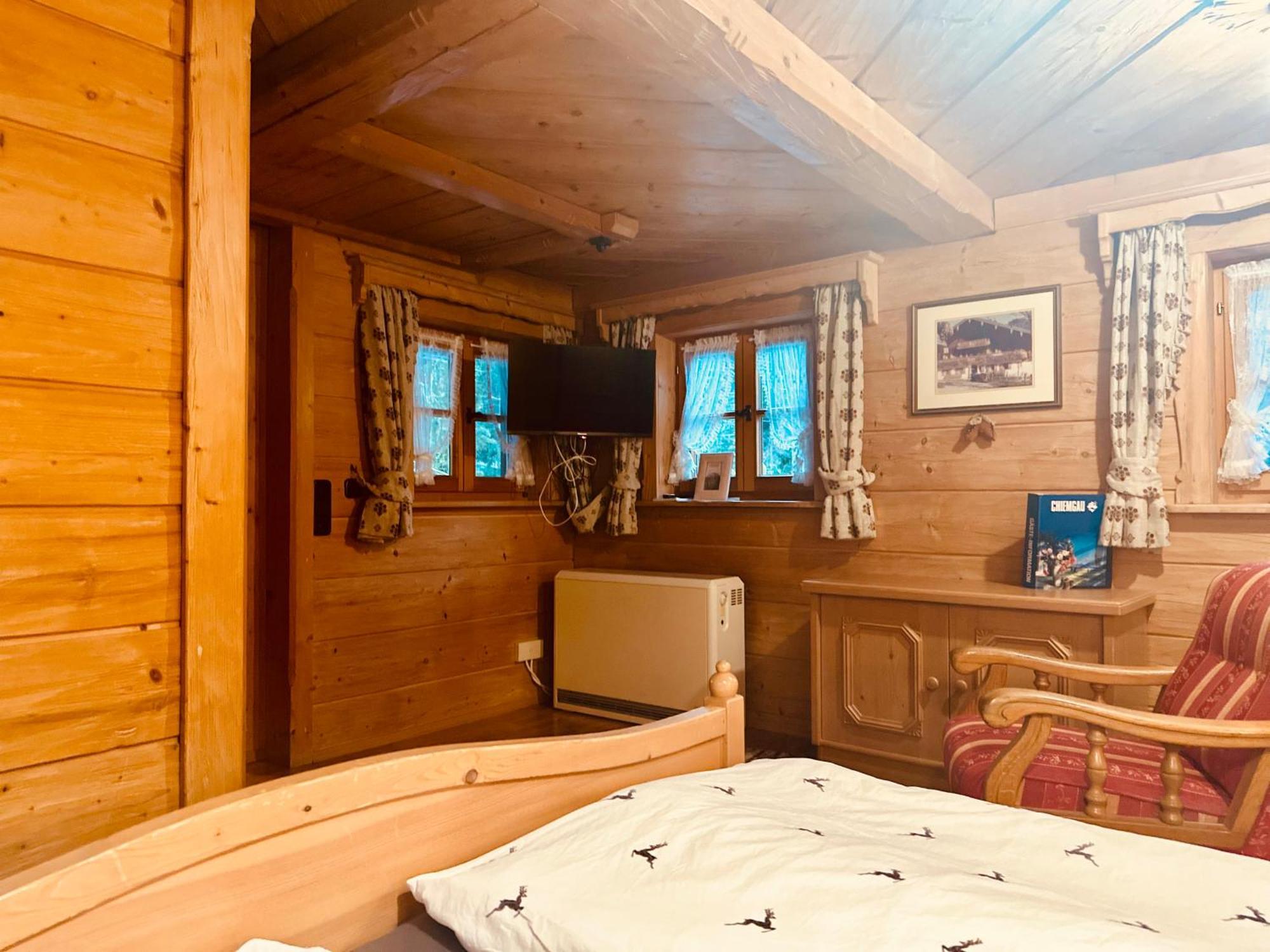Almbruennerl Die Almhuette Auf Der Raffner Alm Ruhpolding Luaran gambar