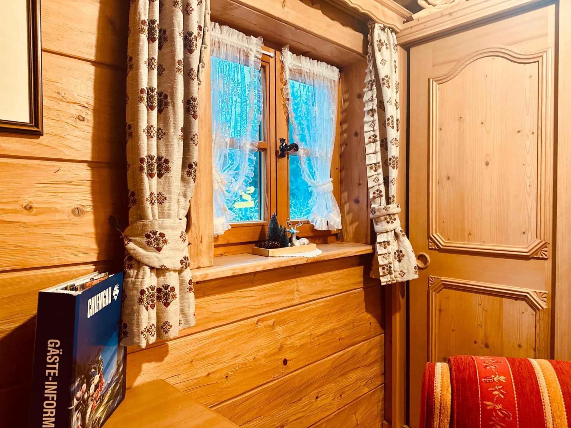 Almbruennerl Die Almhuette Auf Der Raffner Alm Ruhpolding Luaran gambar