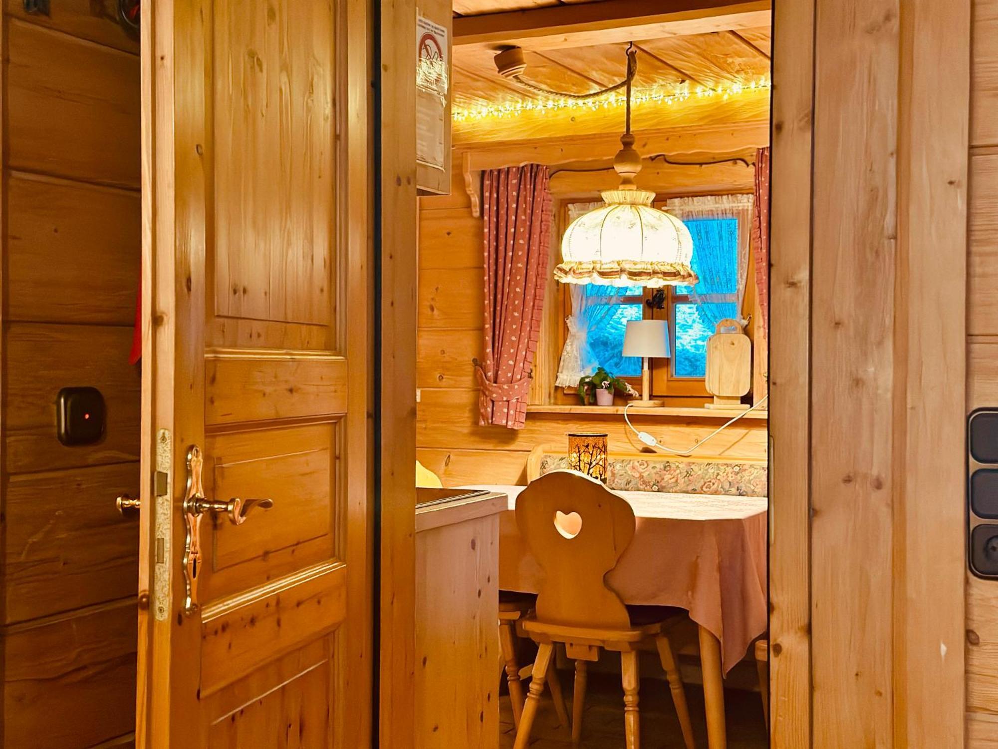 Almbruennerl Die Almhuette Auf Der Raffner Alm Ruhpolding Luaran gambar