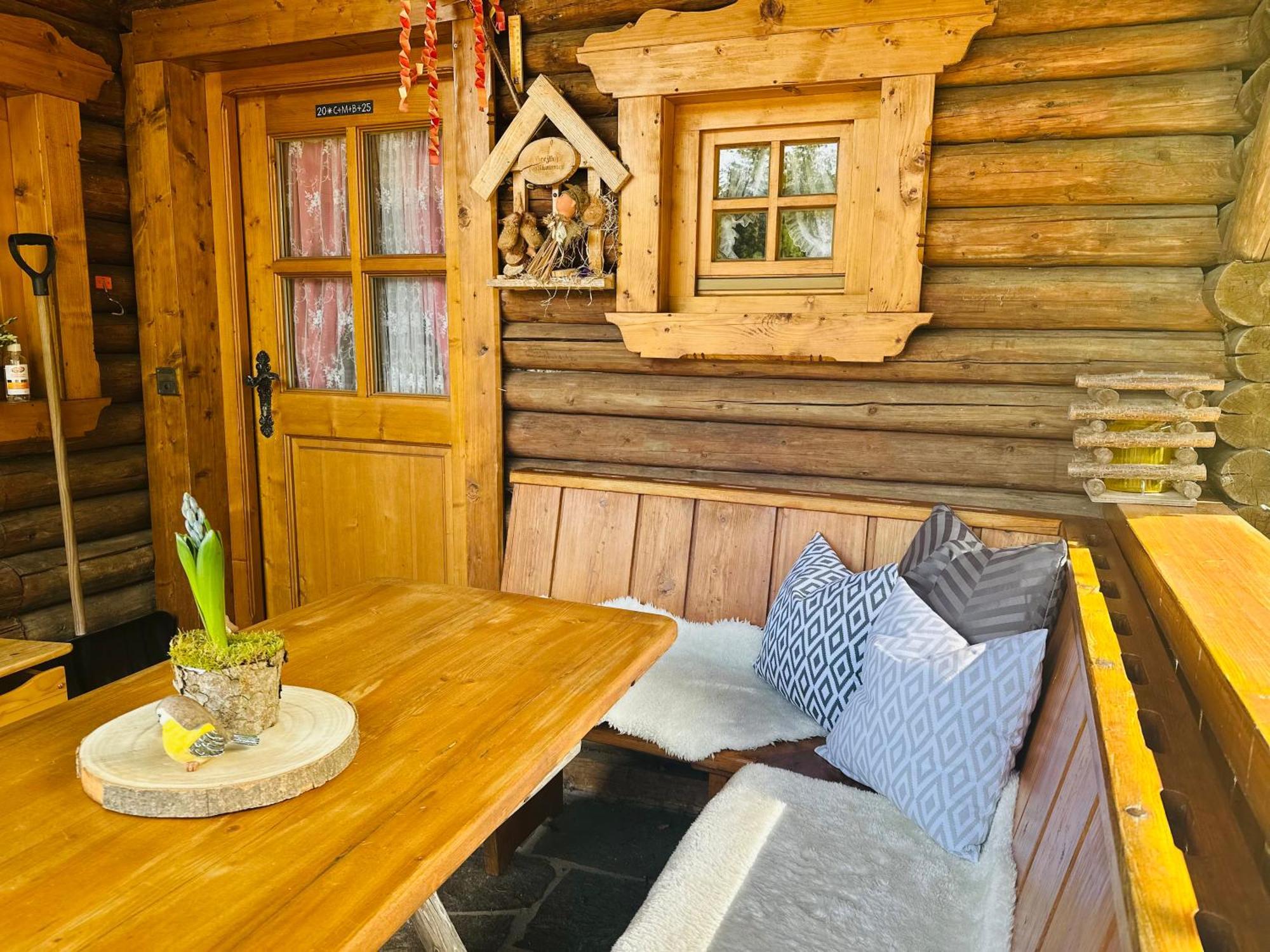 Almbruennerl Die Almhuette Auf Der Raffner Alm Ruhpolding Luaran gambar